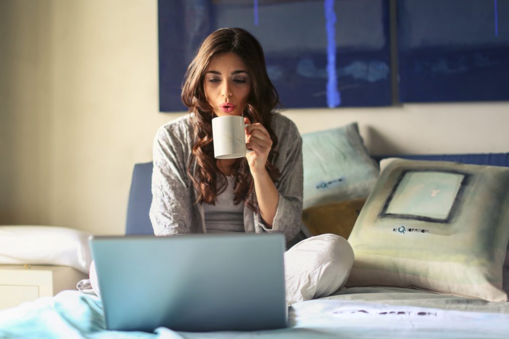 LEZIONI DI INFORMATICA IN VIDEOCONFERENZA PER PRIVATI E AZIENDE